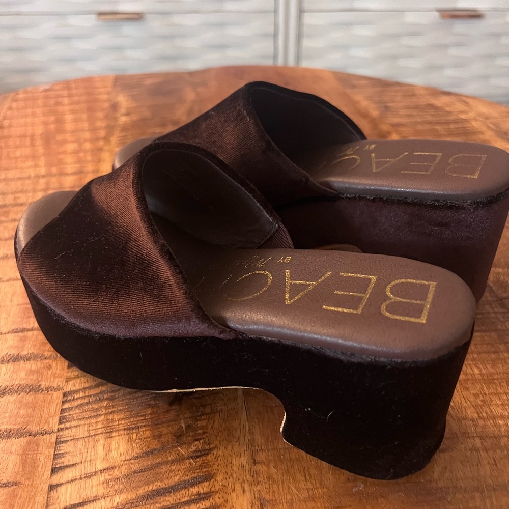 Matisse Women's Maroon Velvet Platform Sandals